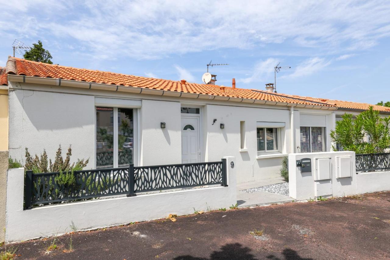 "Logis Debussy"- Saintes Villa Exterior photo